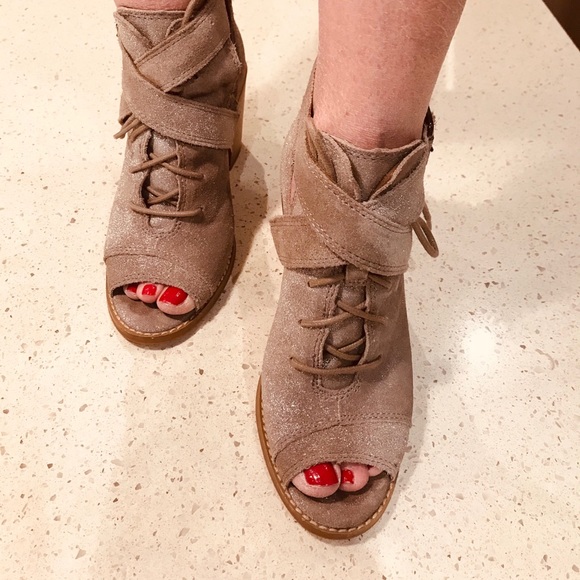 Seychelles size 7 strappy sandal - Picture 4 of 16